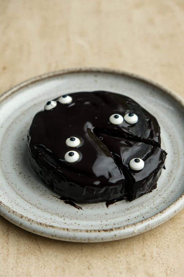 Halloween chocolate fudge cake