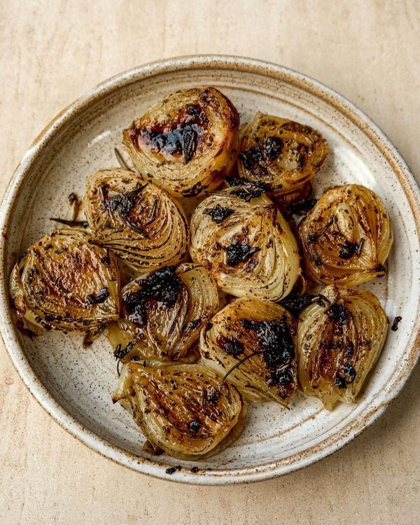 Butter onions with sage, butter and thyme
