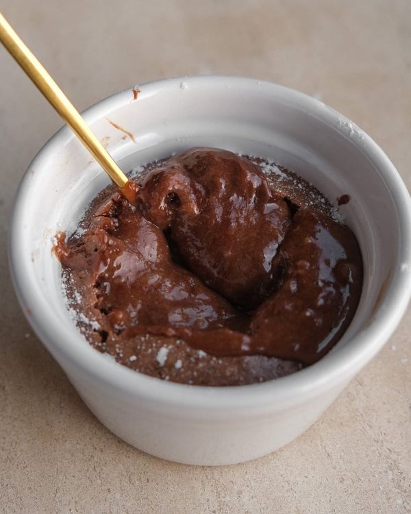 Molten Nutella mug cake