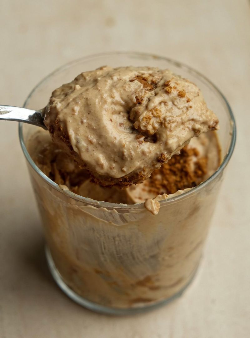 Peanut butter cookies and cream parfait
