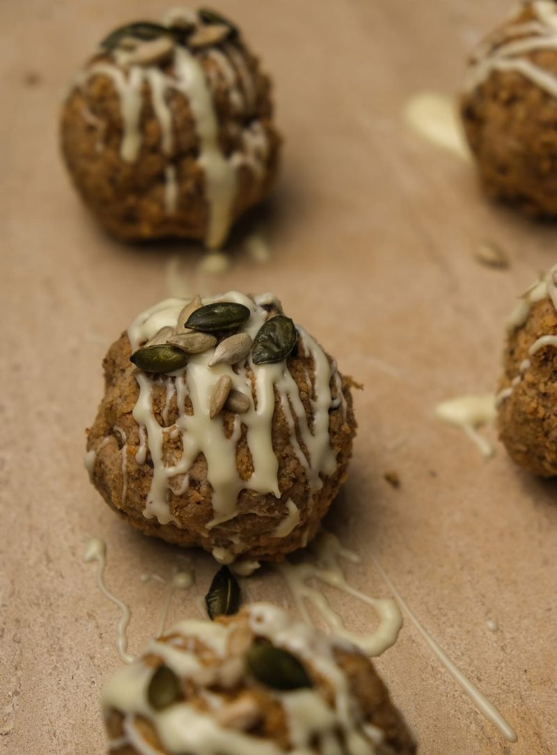 Carrot cake energy balls