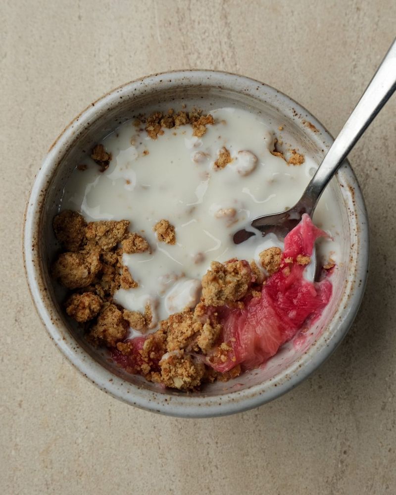 Breakfast rhubarb crumble