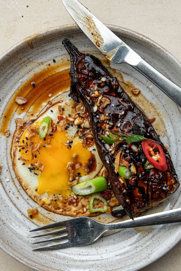 Teriyaki aubergines with fried eggs
