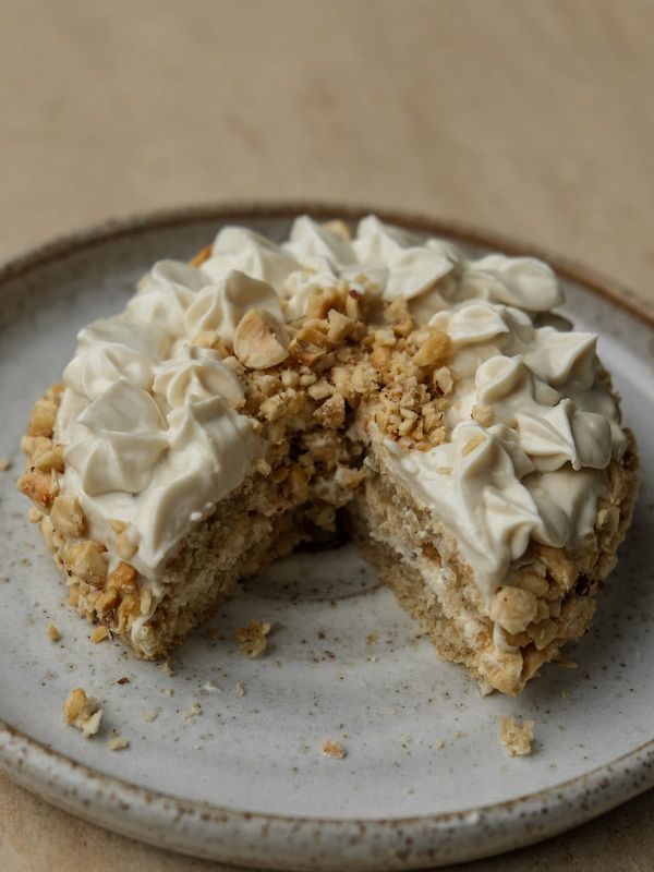 Nuss Sahne Torte (German hazelnut cake)