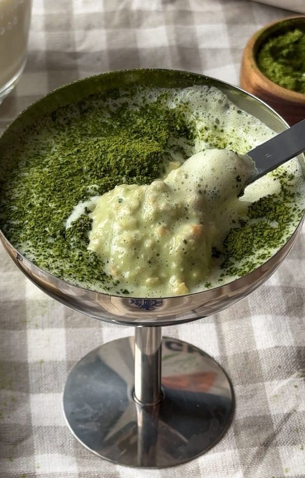 Matcha latte overnight oats