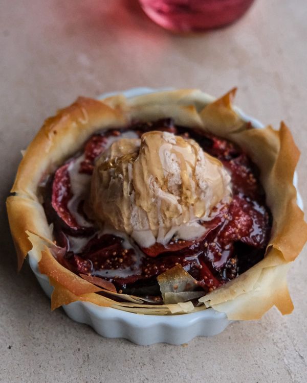 Caramelised fig filo pastry