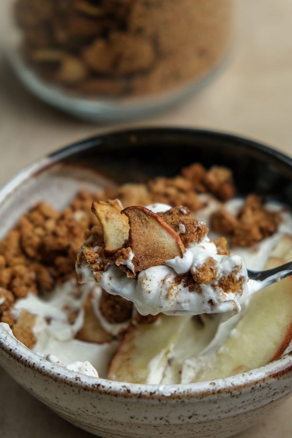 Apple crumble granola