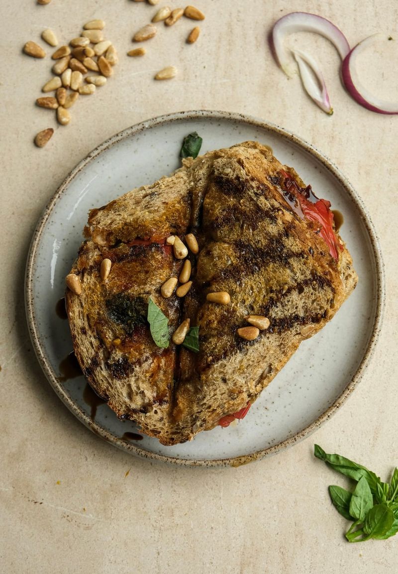 Tofu caprese toastie