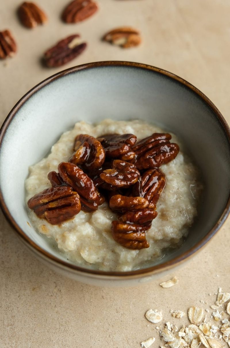 Caramelised pecan oats/ pecan pie oats