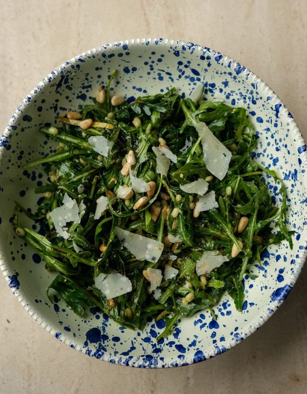 Pesto & parmesan rocket salad