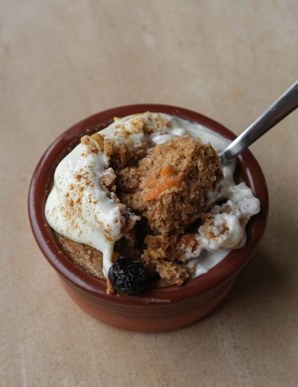 Carrot cake baked oats