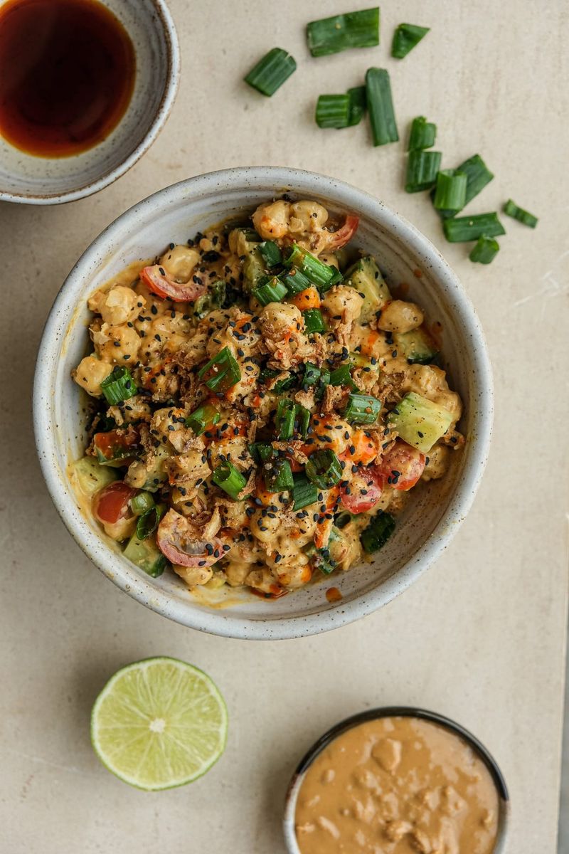 Satay chickpea salad