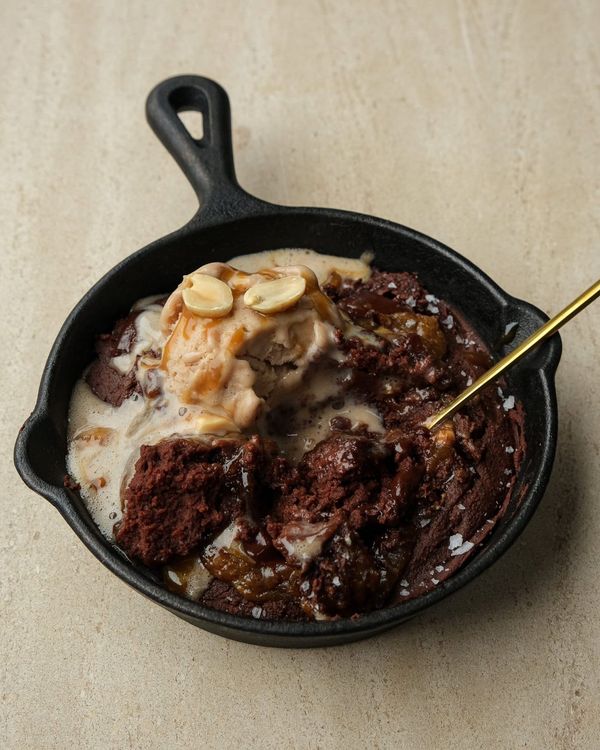 Snickers brownie skillet