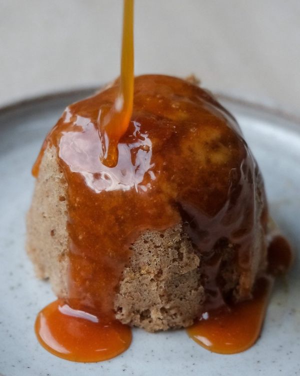 Vegan salted caramel mug cake