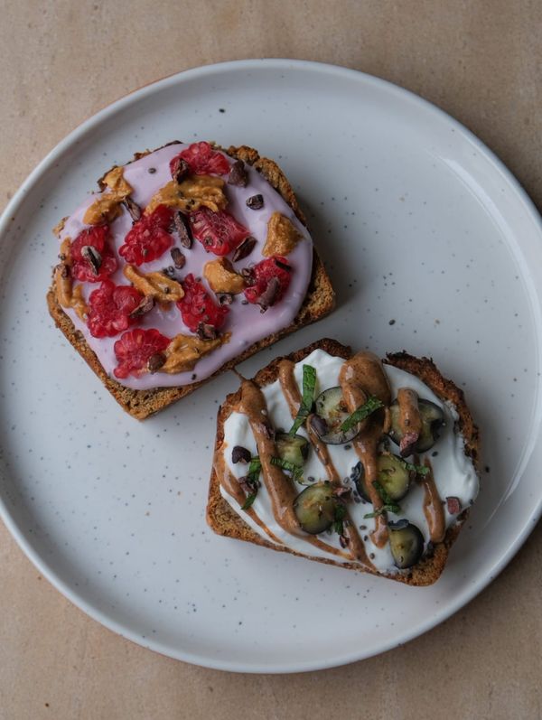 Banana bread toasts
