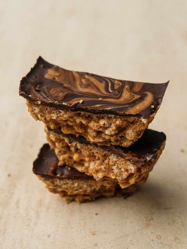 Biscoff Rice Krispie cake