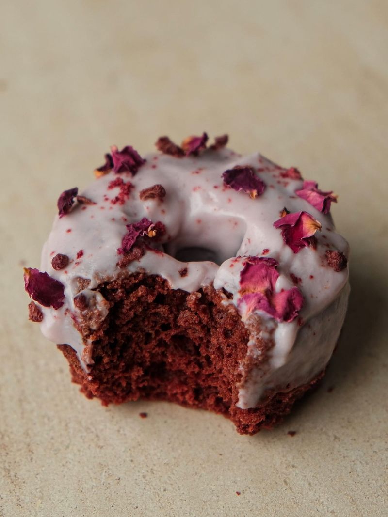 Single serve red velvet donut