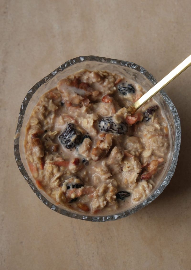 Carrot cake overnight oats